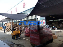 福瑞得機(jī)械微動(dòng)態(tài)--座駕壓路機(jī)、手扶壓路機(jī)、灌縫機(jī)包裝發(fā)貨